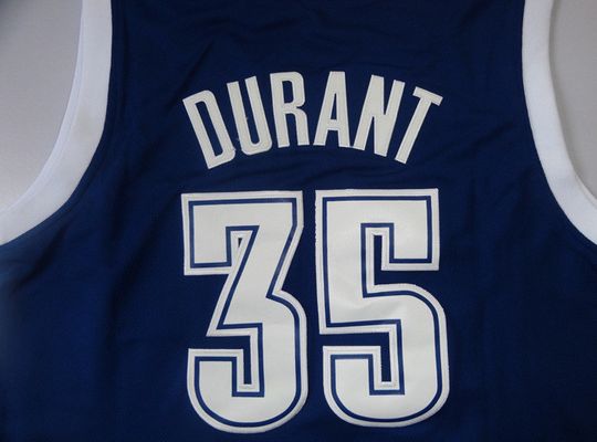 群展现出了 群展现出了