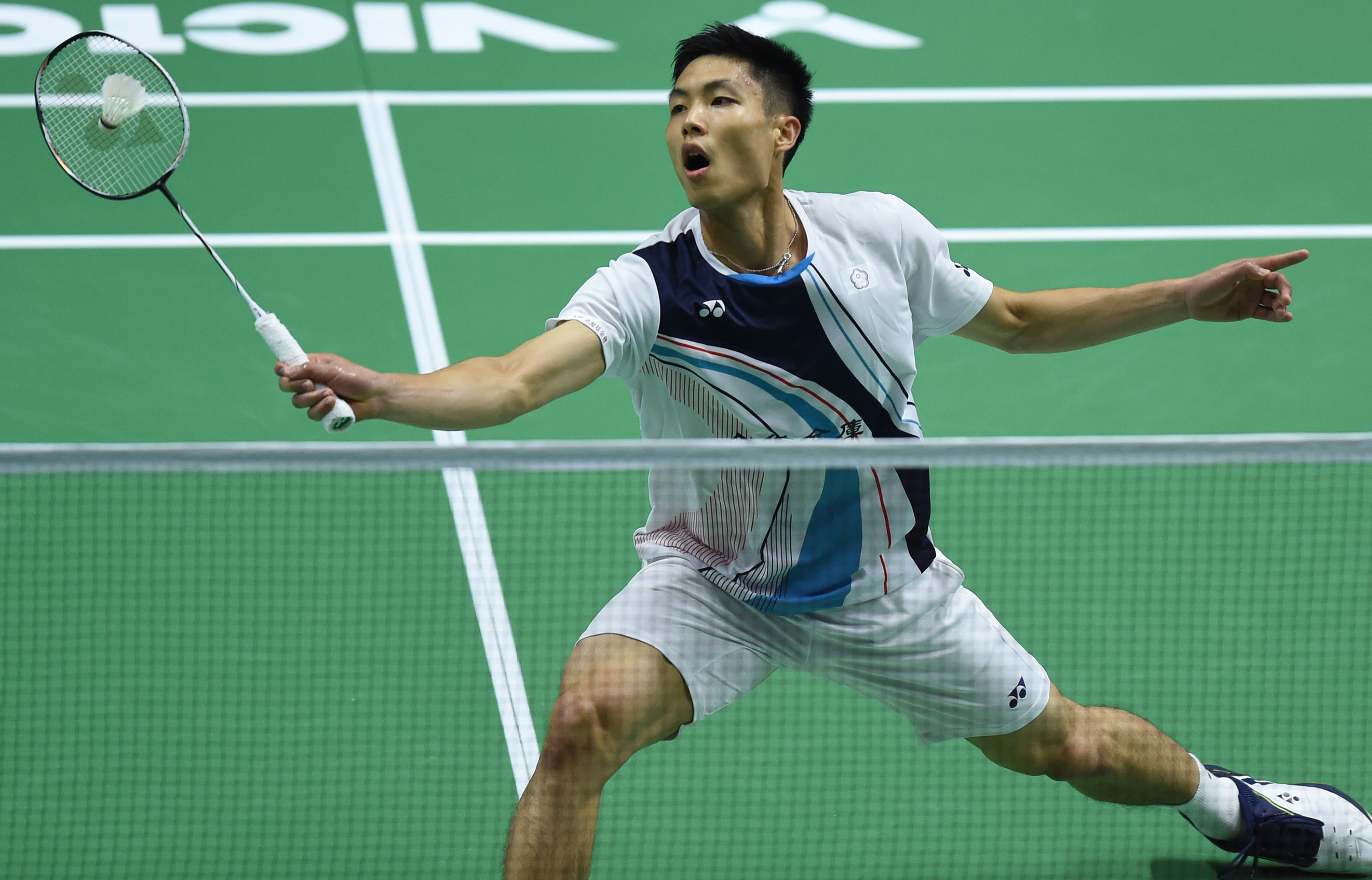 一边是中国 一边是中国