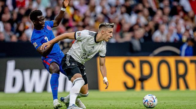 毫米级越位 毫米级越位